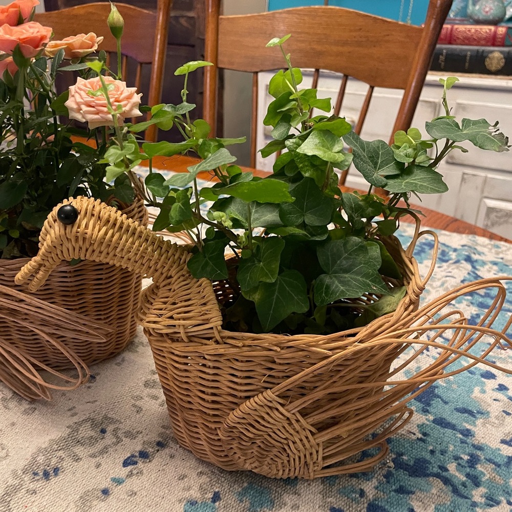 2 Vintage Wicker Duck Bird Shaped Basket Planters Beak Boho Rattan - Picture 5 of 12